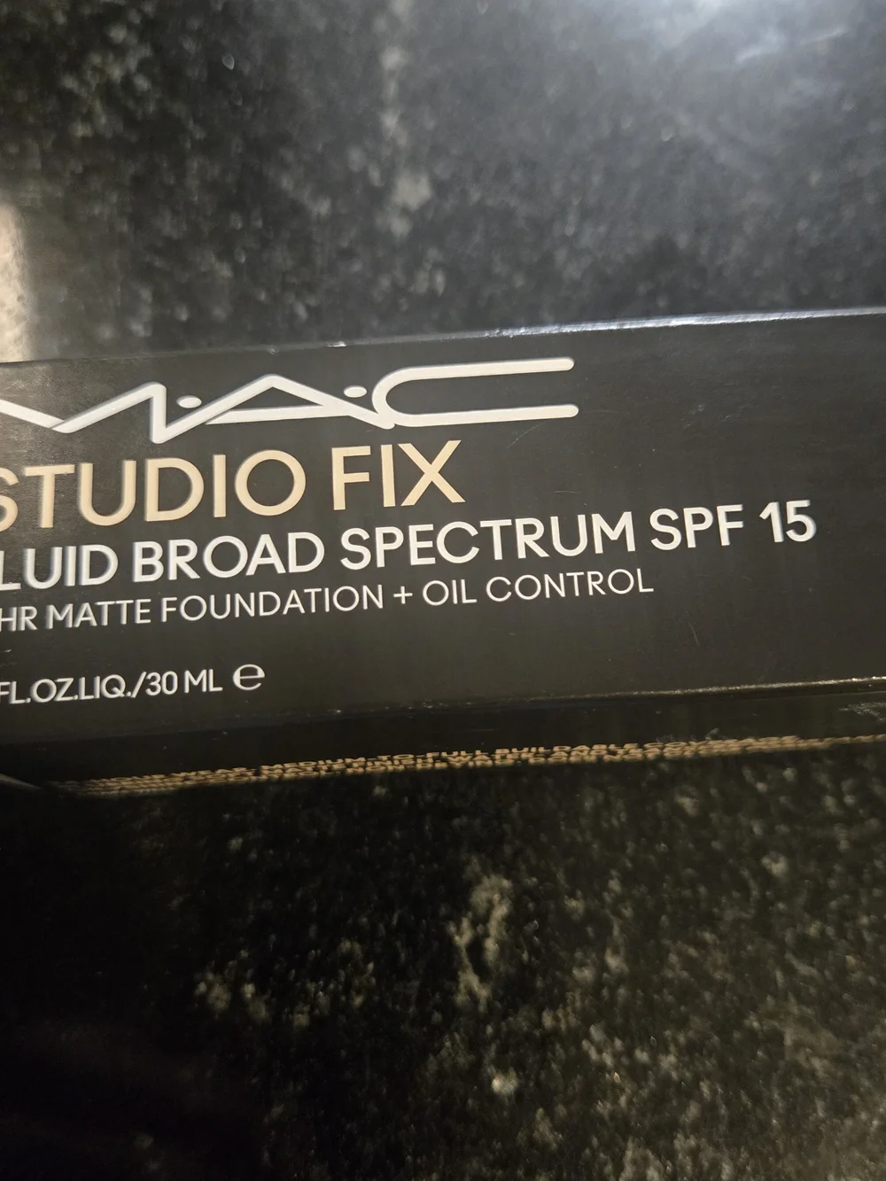 MAC Studio Fix Fluid Broad Spectrum SPF 15 Foundation - NC10